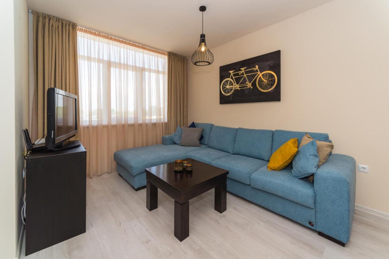 Alma Apartment - Stylish 1Bd Flat With Balcony By Flat Mаnager พลอฟดิฟ ภายนอก รูปภาพ