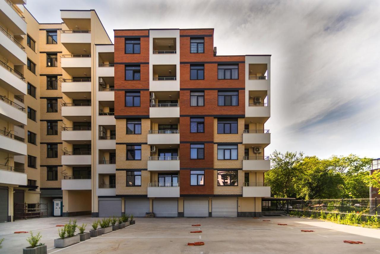 Alma Apartment - Stylish 1Bd Flat With Balcony By Flat Mаnager พลอฟดิฟ ภายนอก รูปภาพ